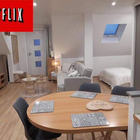 Studio Cosy Spacieux Lumineux Avec Terrasse Vezelois Exterior foto